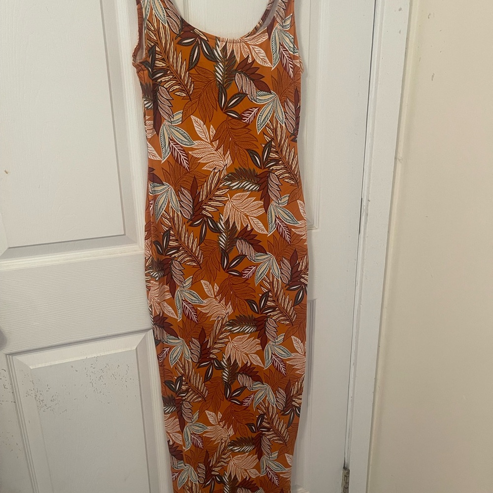 Leaf Print Sleeveless Maxi Dress
